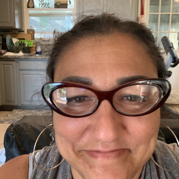 Meet your Posher, Ellen - Picture 5 of 6